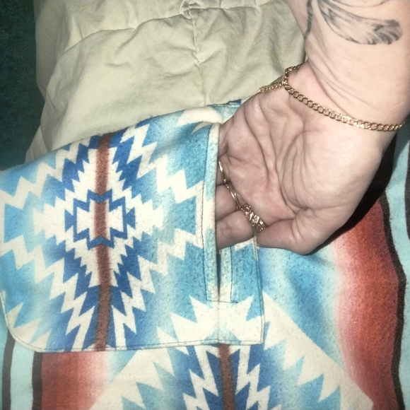 Native American Pancho with pockets beautiful bright colors cool buttons new - Picture 10 of 11